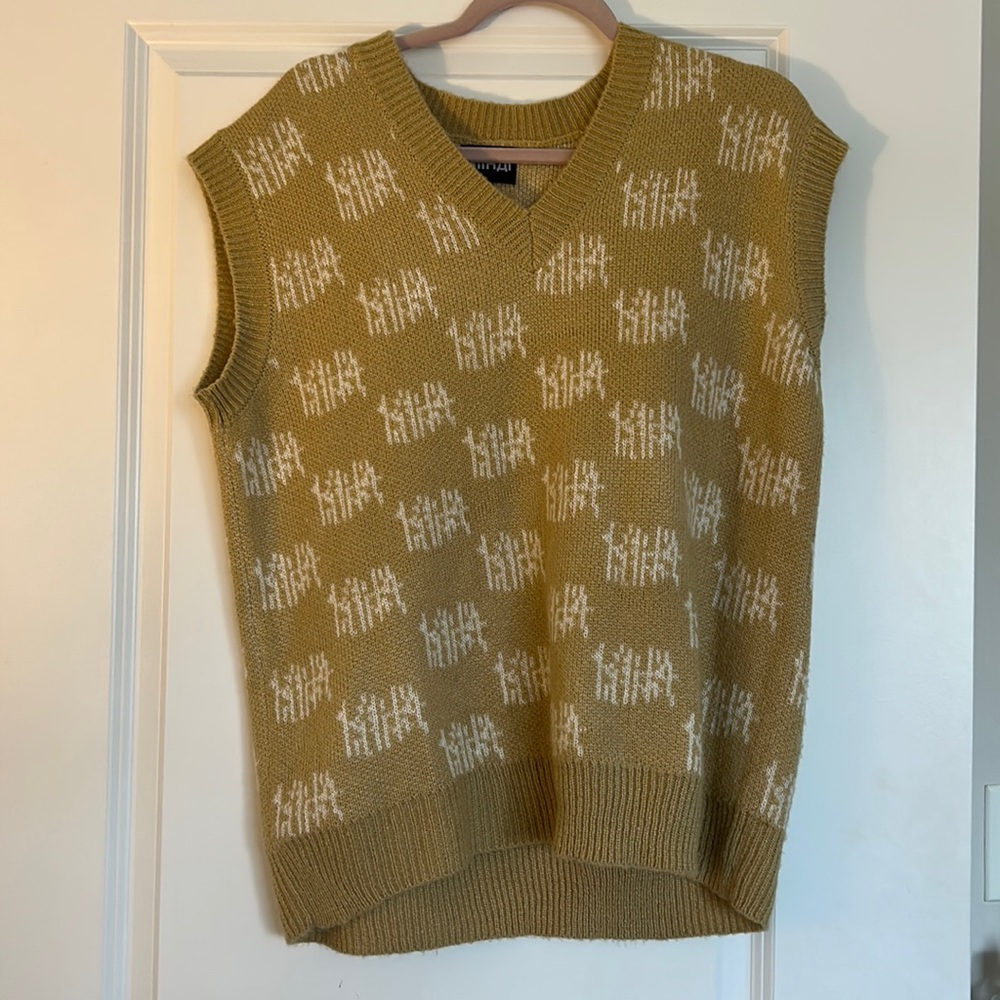 Vintage sweater vest in beige